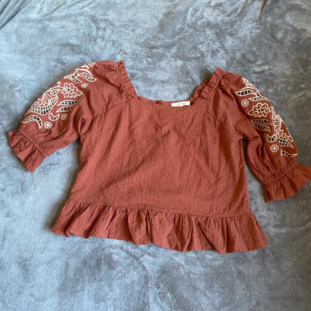 Solitaire  embroidered. Ruffle  blouse